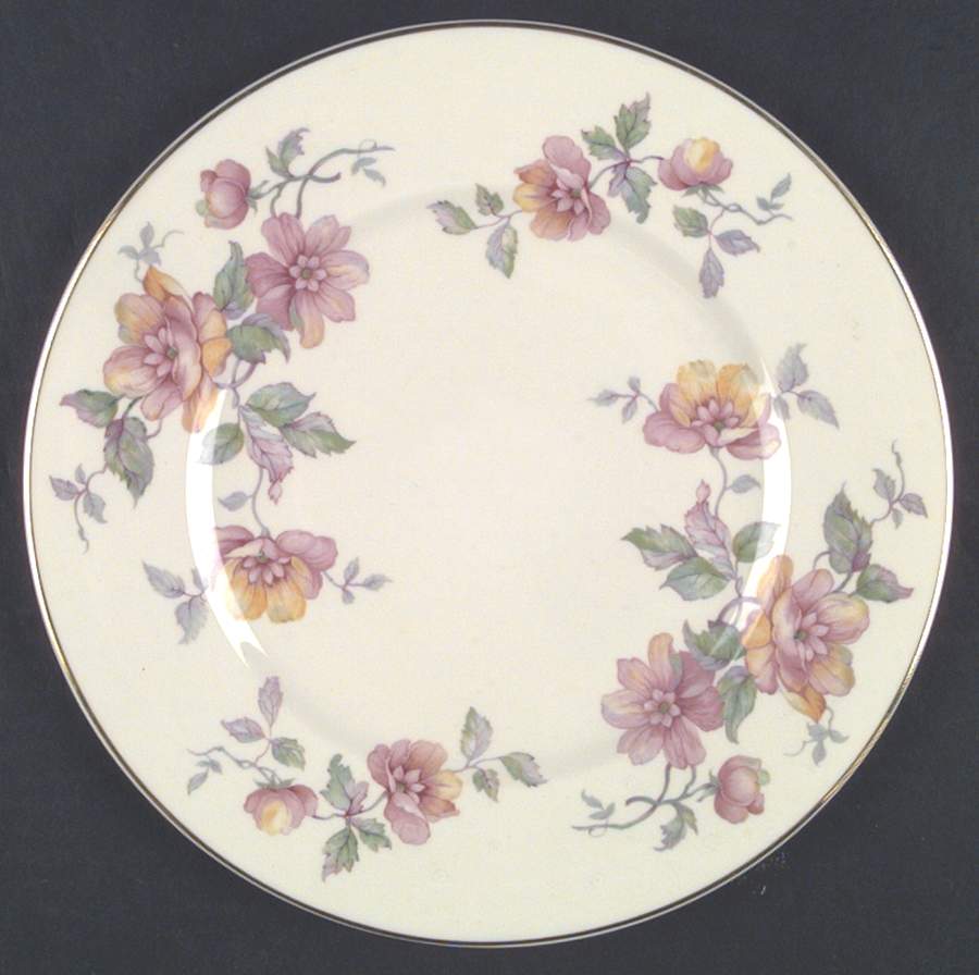 Elberta Dinner Plate by Syracuse-1