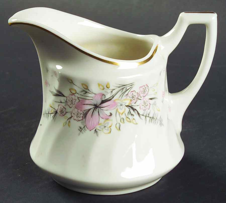 Elizabeth Creamer by Syracuse-1