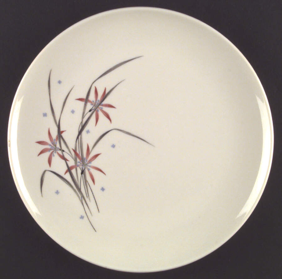 Flame Lily Dinner Plate by Syracuse-1