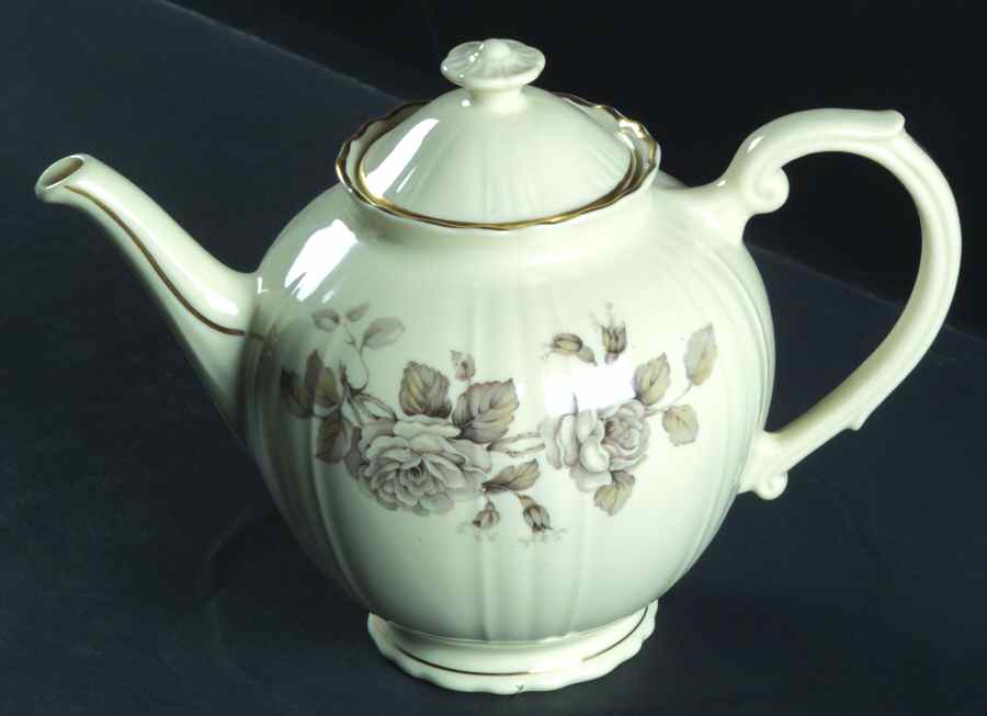 Graymont Teapot & Lid by Syracuse-1