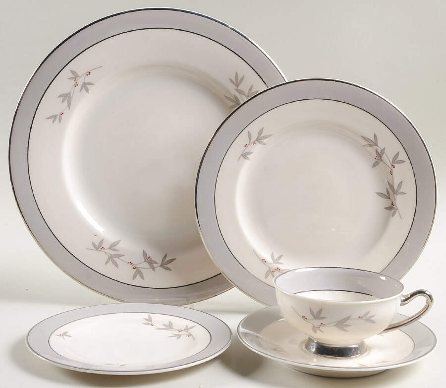 Harmony 40 Piece Estate Set by Syracuse-1