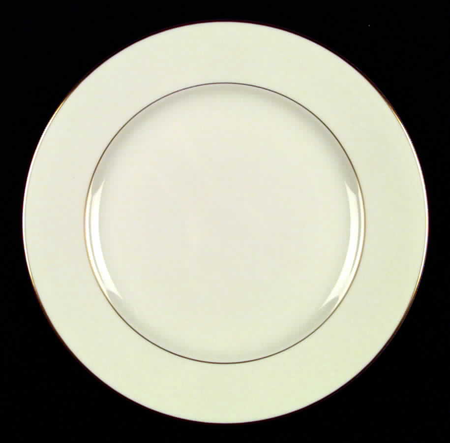 Jamestown Dinner Plate by Syracuse-1