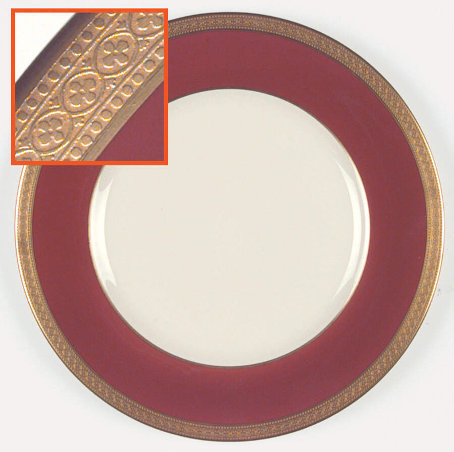 King Arthur Dinner Plate by Syracuse-1