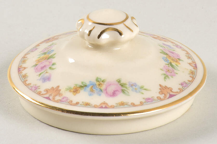 Marlene Lid for Sugar Bowl by Syracuse-1