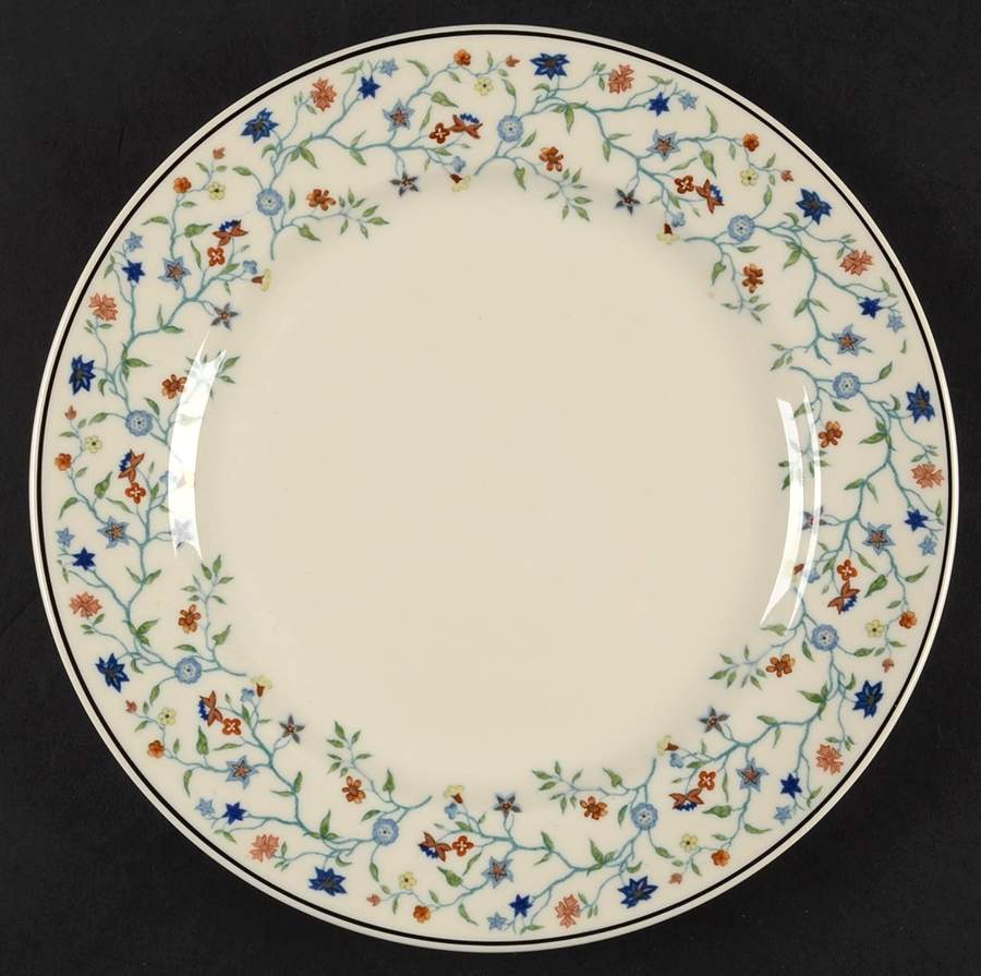 Maytime Dinner Plate by Syracuse-1