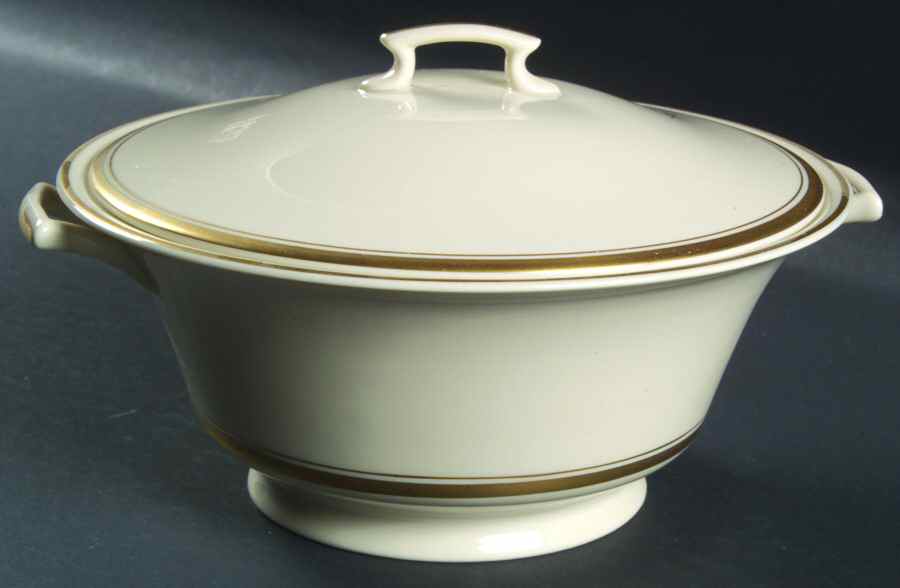 Monticello Round Covered Vegetable by Syracuse-1