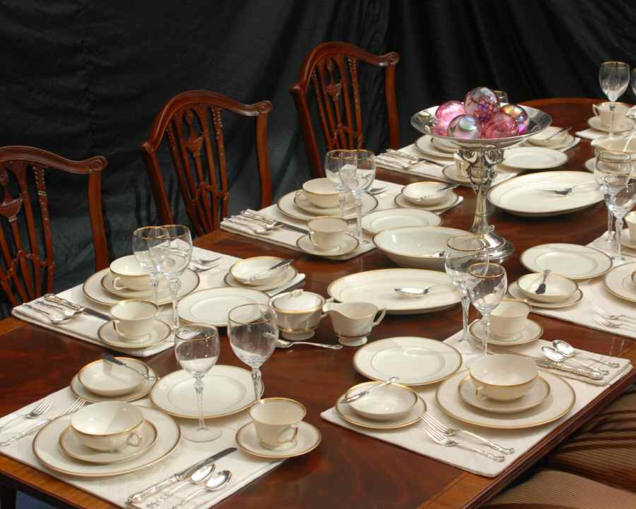 Monticello 71 Piece Estate Set by Syracuse-1