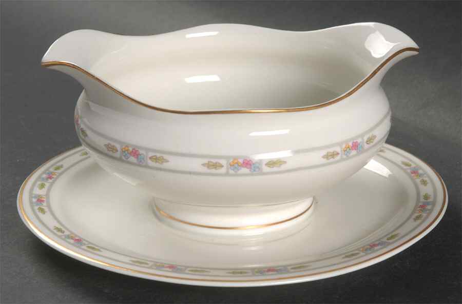 Orleans Gravy Boat with Attached Underplate by Syracuse-1