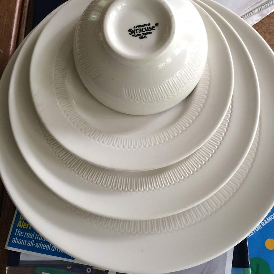 Oyster Bay Dinner Plate by Syracuse-1