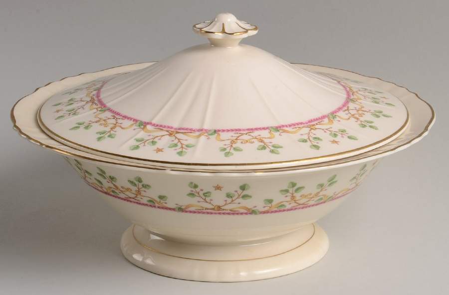 Pendleton Round Covered Vegetable by Syracuse-1