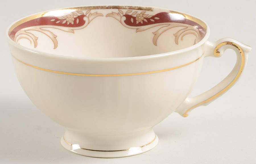 Radcliffe Footed Cup by Syracuse-1