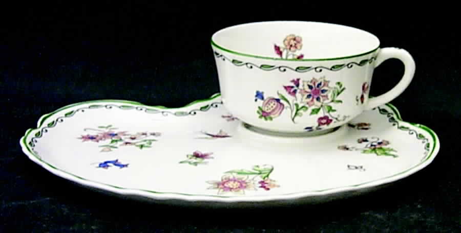 Roslyn Snack Plate & Cup Set by Syracuse-1