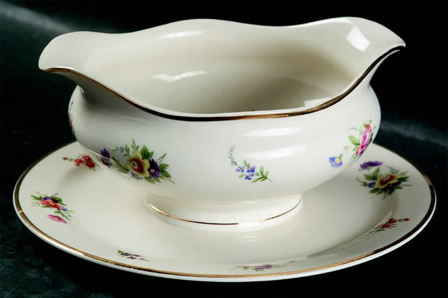 Selma Gravy Boat with Attached Underplate by Syracuse-1