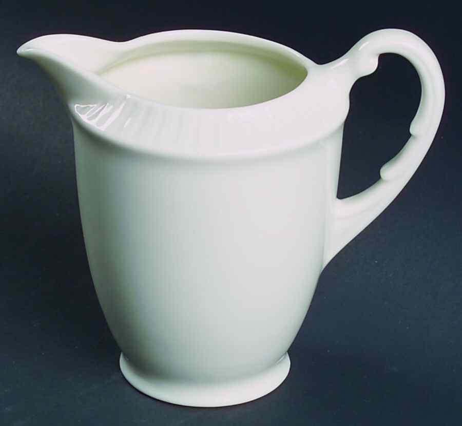 Shelledge Creamer by Syracuse-1