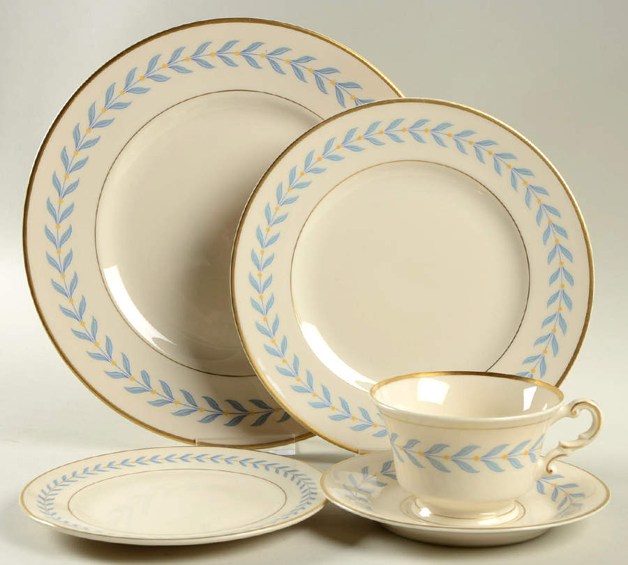 Sherwood 40 Piece Set by Syracuse-1