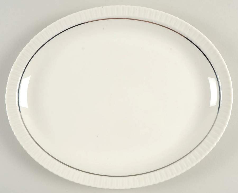 Shelledge Platinum 13" Oval Serving Platter by Syracuse-1