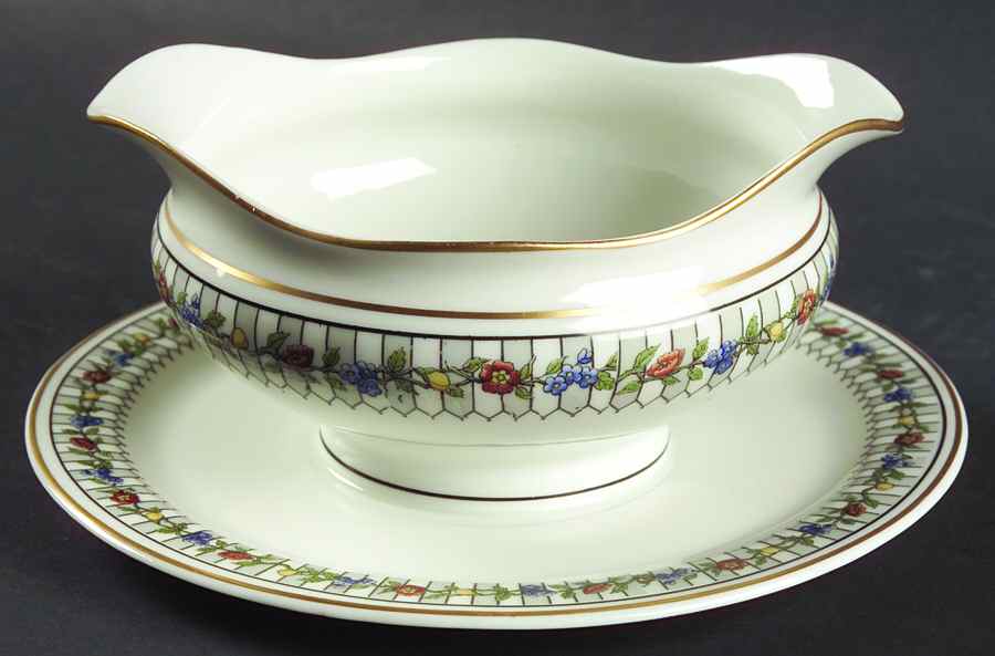 Somerset Round Gravy Boat/Attached Underplate by Syracuse-1