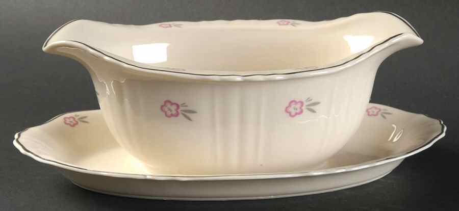 Sonja Gravy Boat with Attached Underplate by Syracuse-1