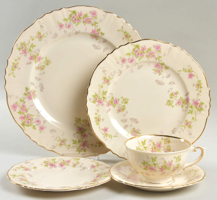 Stansbury 40 Piece Estate Set by Syracuse-1