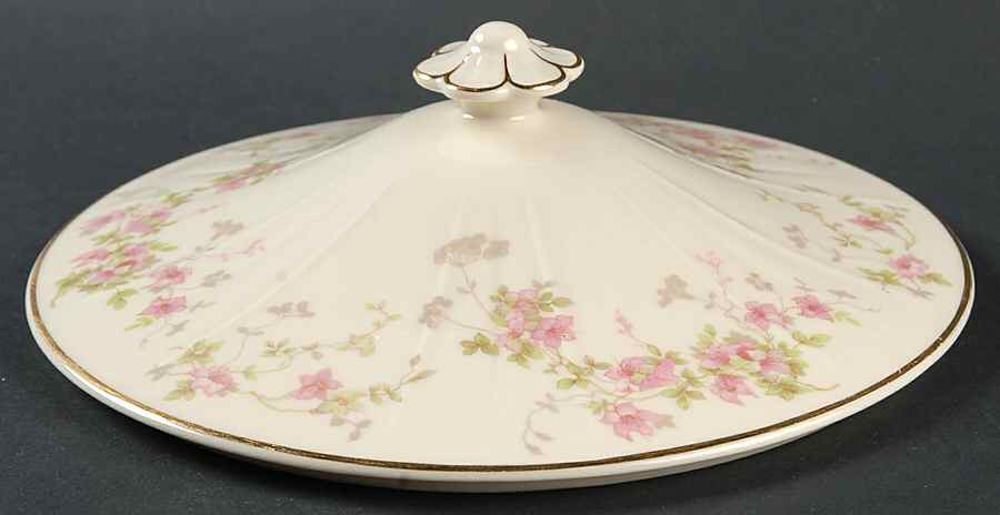 Stansbury Lid for Round Vegetable by Syracuse-1