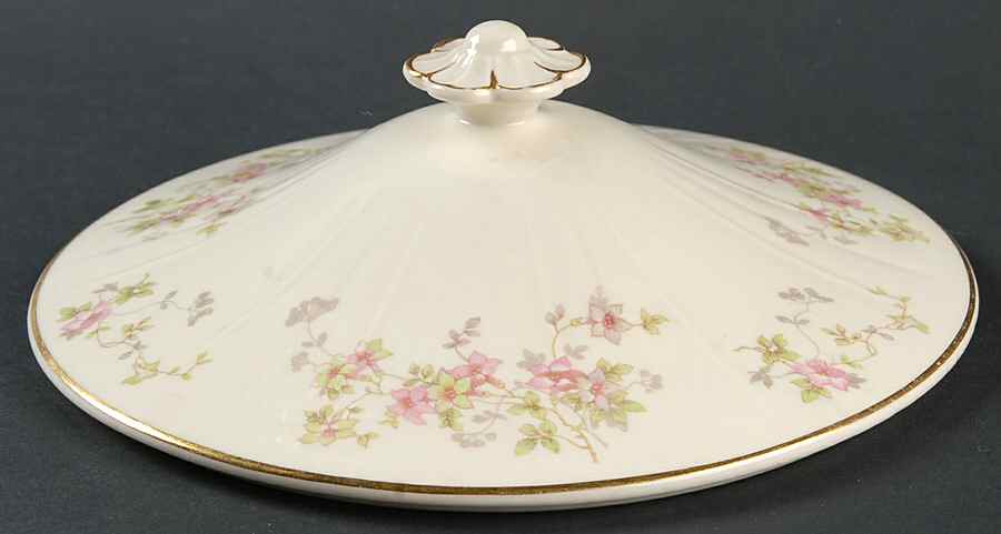 Stansbury Lid for Round Vegetable by Syracuse-1