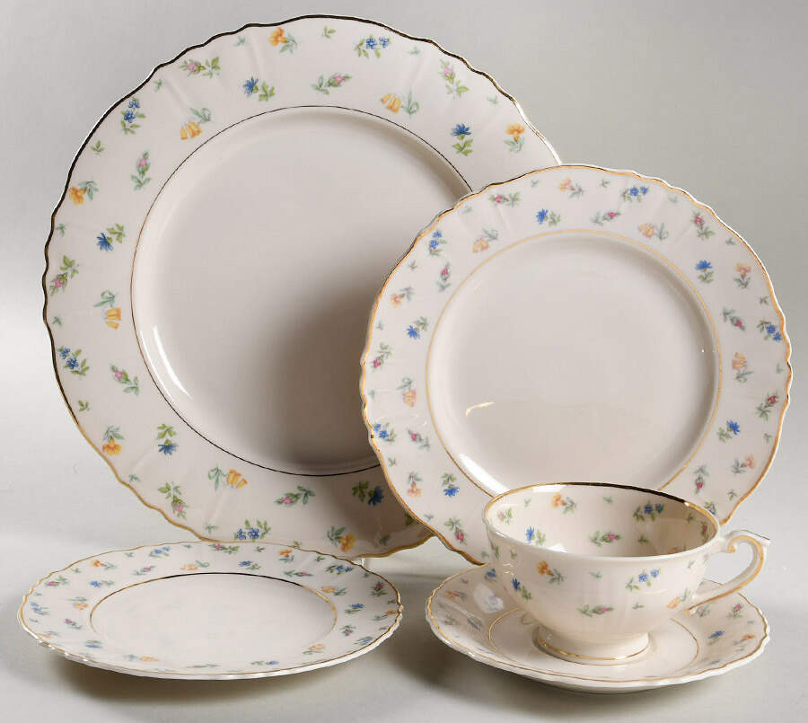 Suzanne 40  Piece Estate Set by Syracuse-1