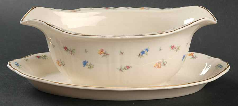 Suzanne Gravy Boat with Attached Underplate by Syracuse-1
