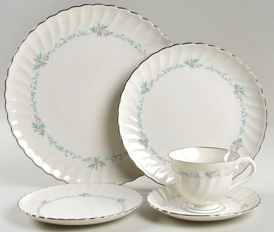 Sweetheart 5 Piece Place Setting by Syracuse-1