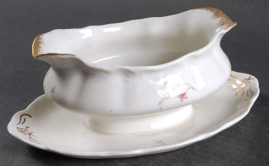 50204 Gravy Boat with Attached Underplate by Syracuse-1