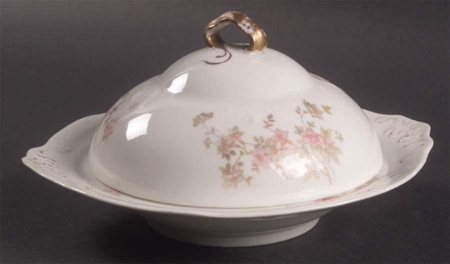 50204 Round Covered Butter by Syracuse-1