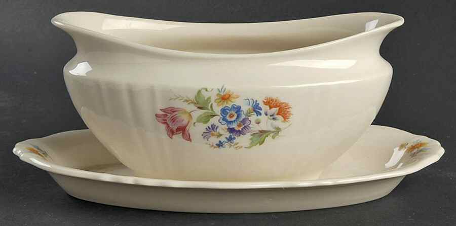 SY38 Gravy Boat with Attached Underplate by Syracuse-1