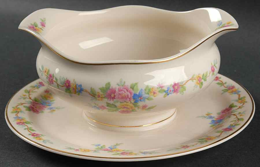 SY40 Gravy Boat with Attached Underplate by Syracuse-1