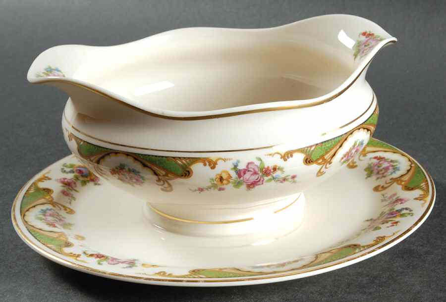 SY67 Gravy Boat with Attached Underplate by Syracuse-1