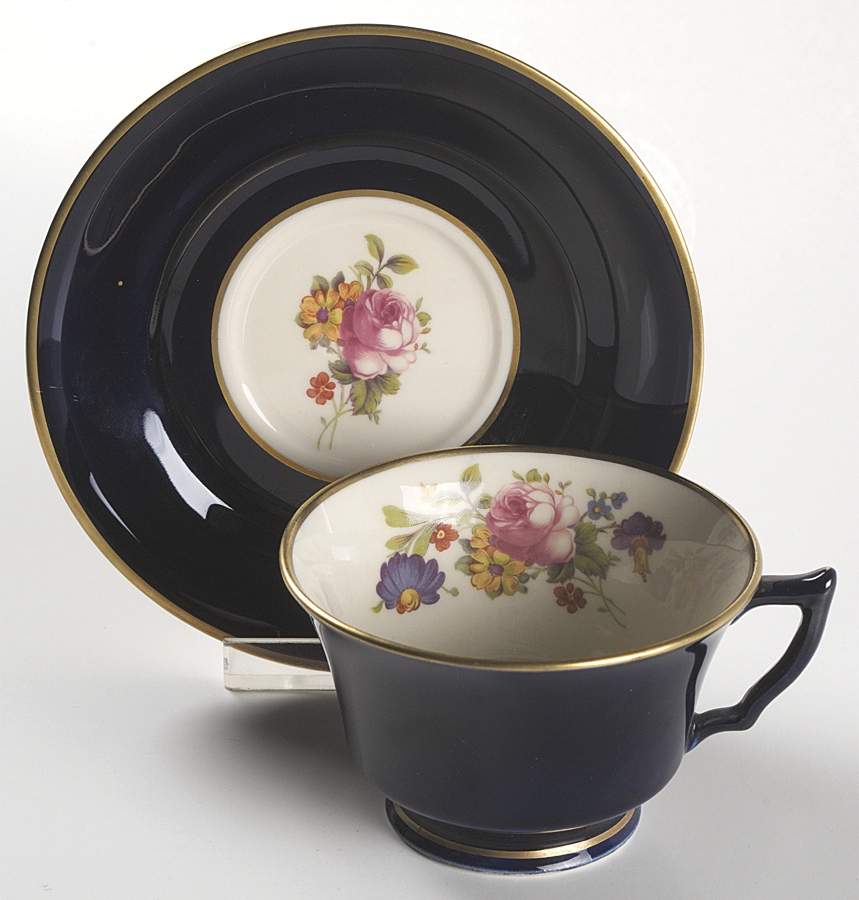SY8 Footed Cup & Saucer Set by Syracuse-1