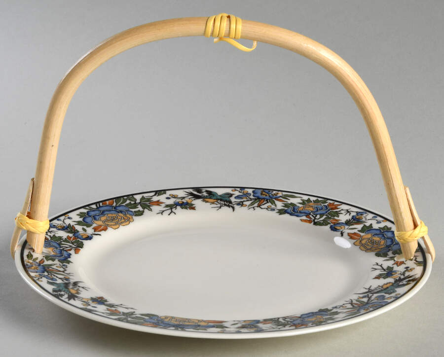 Tapestry 5 3/8"-5 5/8" Bamboo Handled Serving Plate  HC by Syracuse-1
