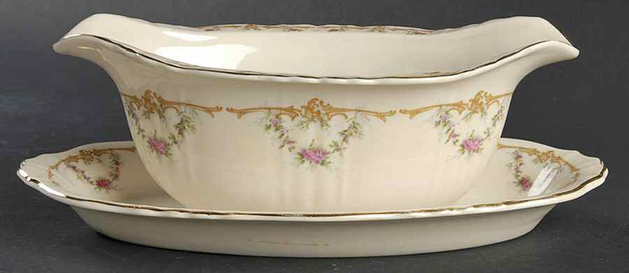 Wardell Gravy Boat with Attached Underplate by Syracuse-1