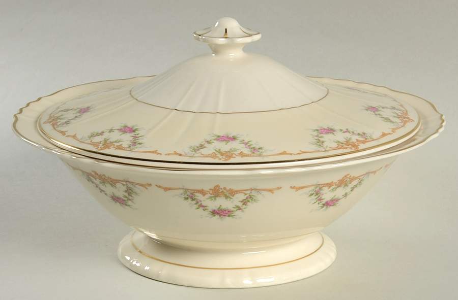 Wardell Round Covered Vegetable by Syracuse-1