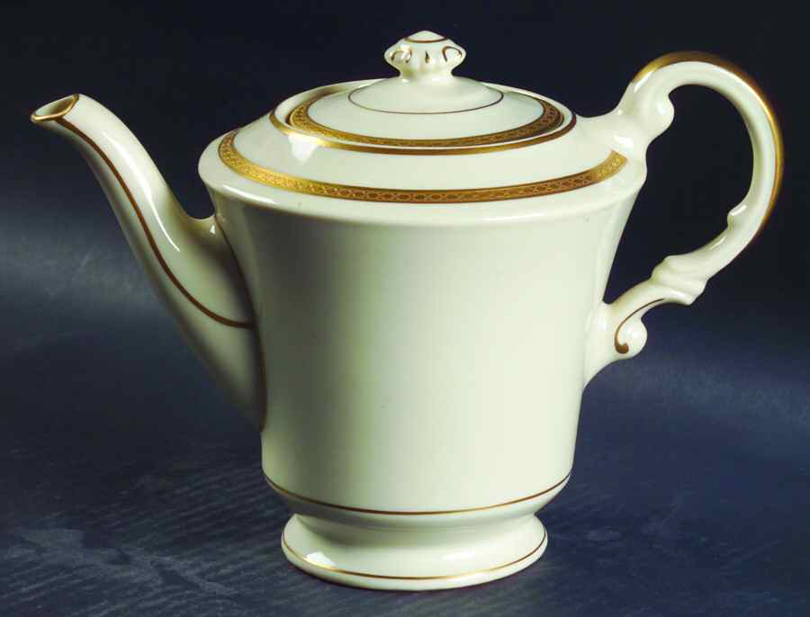 Wayne (No Color Band) Teapot & Lid by Syracuse-1