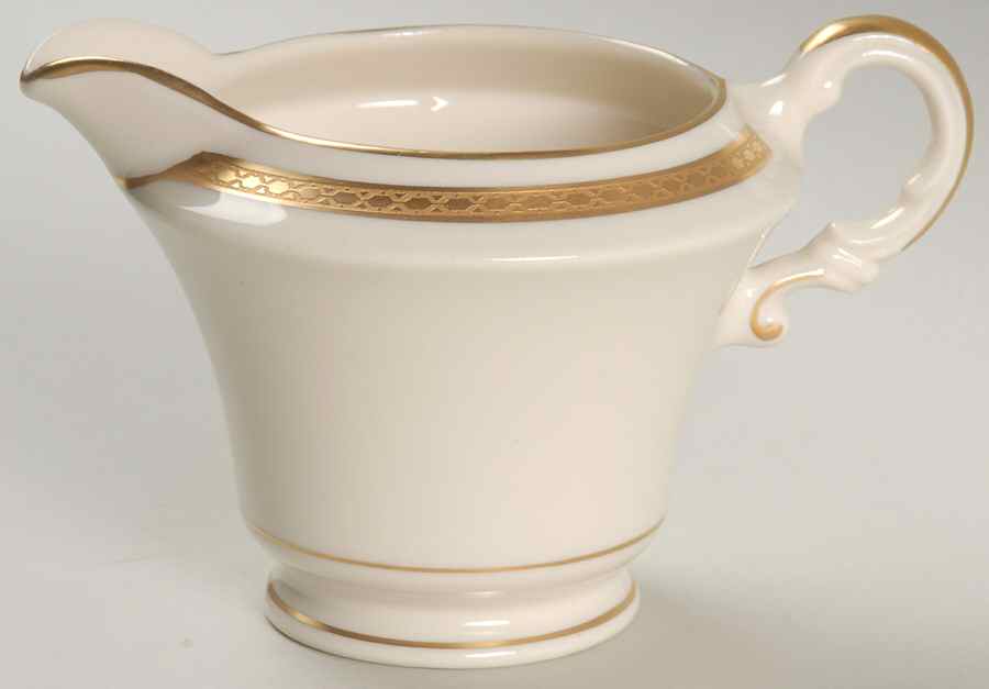 Wayne (No Color Band) Creamer by Syracuse-1