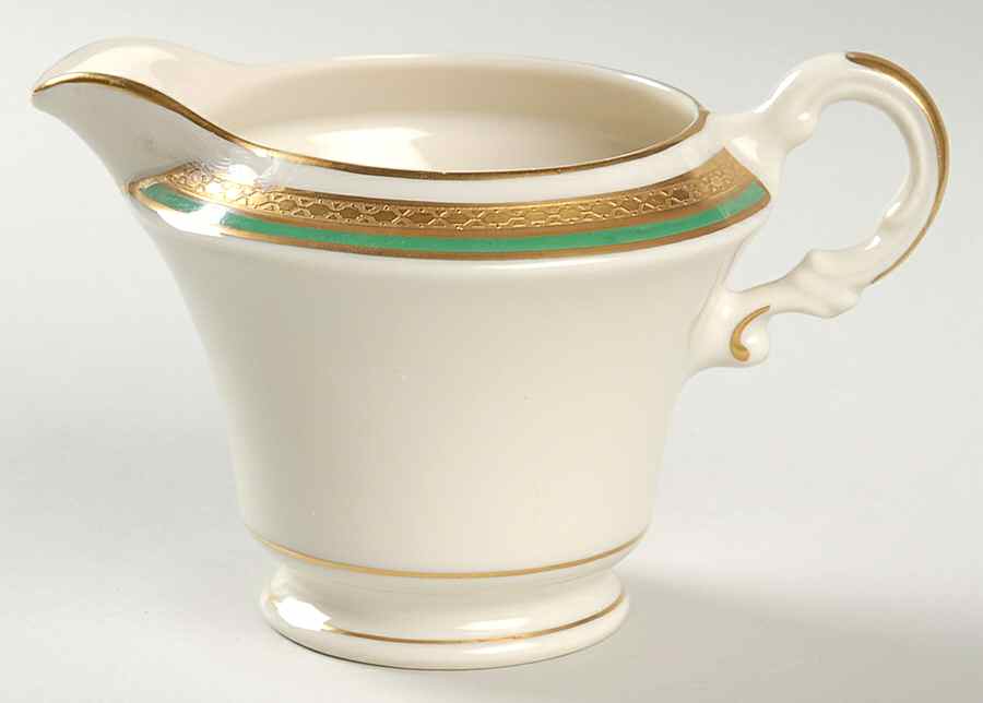 Wayne Green Creamer by Syracuse-1
