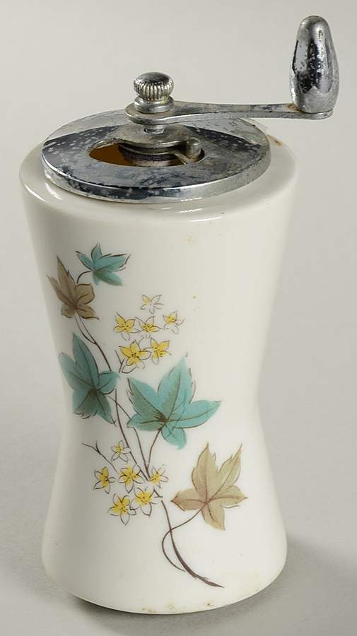 Woodbine Pepper Mill by Syracuse-1