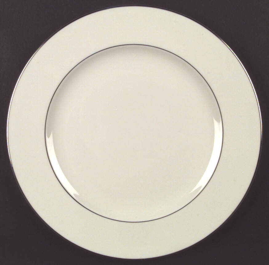 Yorktown Dinner Plate by Syracuse-1