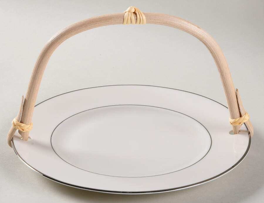 Yorktown 5 3/8"-5 5/8" Bamboo Handled Serving Plate  HC by Syracuse-1