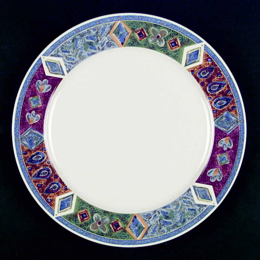 Royale Dinner Plate by Sakura-1