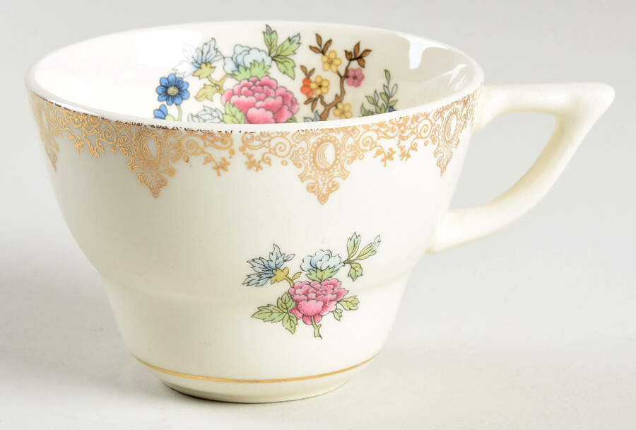 SLM108 Footed Cup by Salem-1