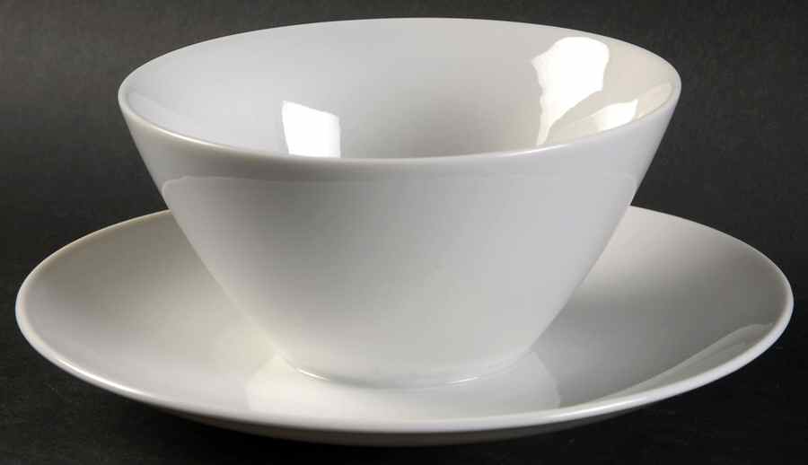 Isolde Gravy Boat with Attached Underplate by Seltmann-1