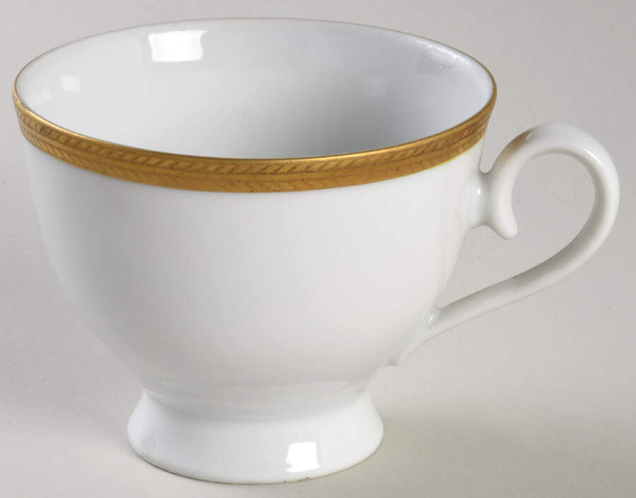 Victoria Footed Cup by Seltmann-1