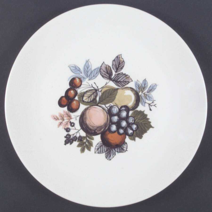 Harvest Fruit Dinner Plate by Swinnertons-1
