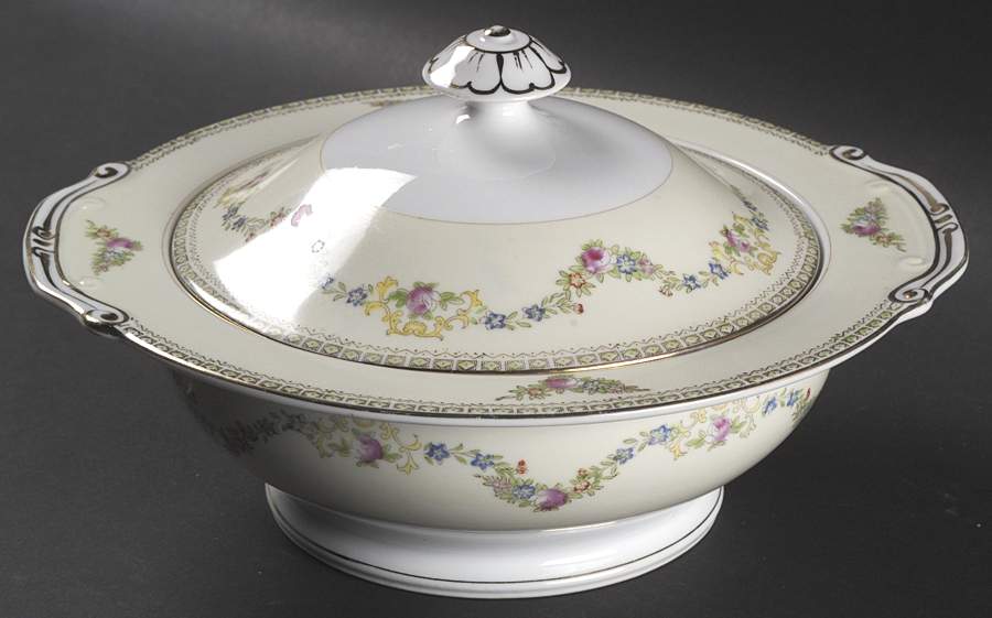 Virginia Round Covered Vegetable by Sampy (Japan)-1