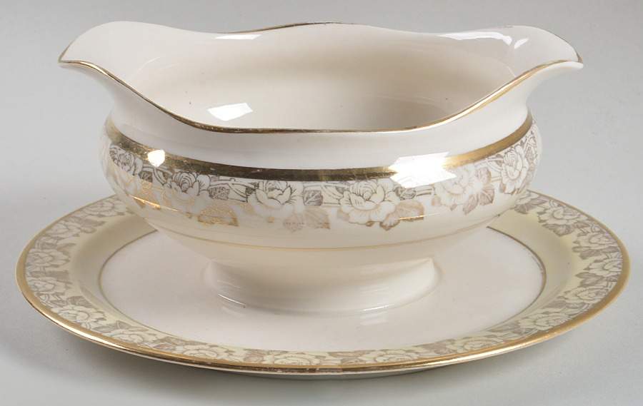 SUB3 Gravy Boat with Attached Underplate by Superior Bavaria-1